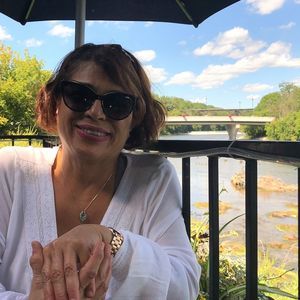 Meet your Posher, Roya